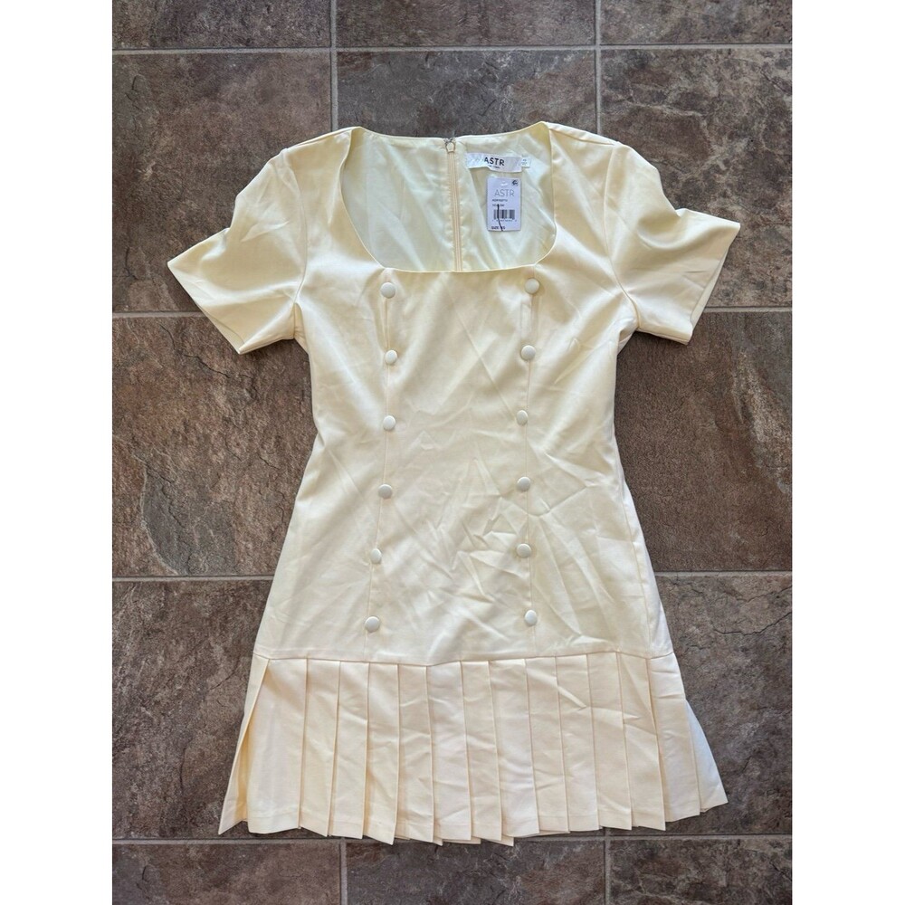 ASTR The Label Pleated Button Mini Dress Yellow Size XS - Picture 3 of 11